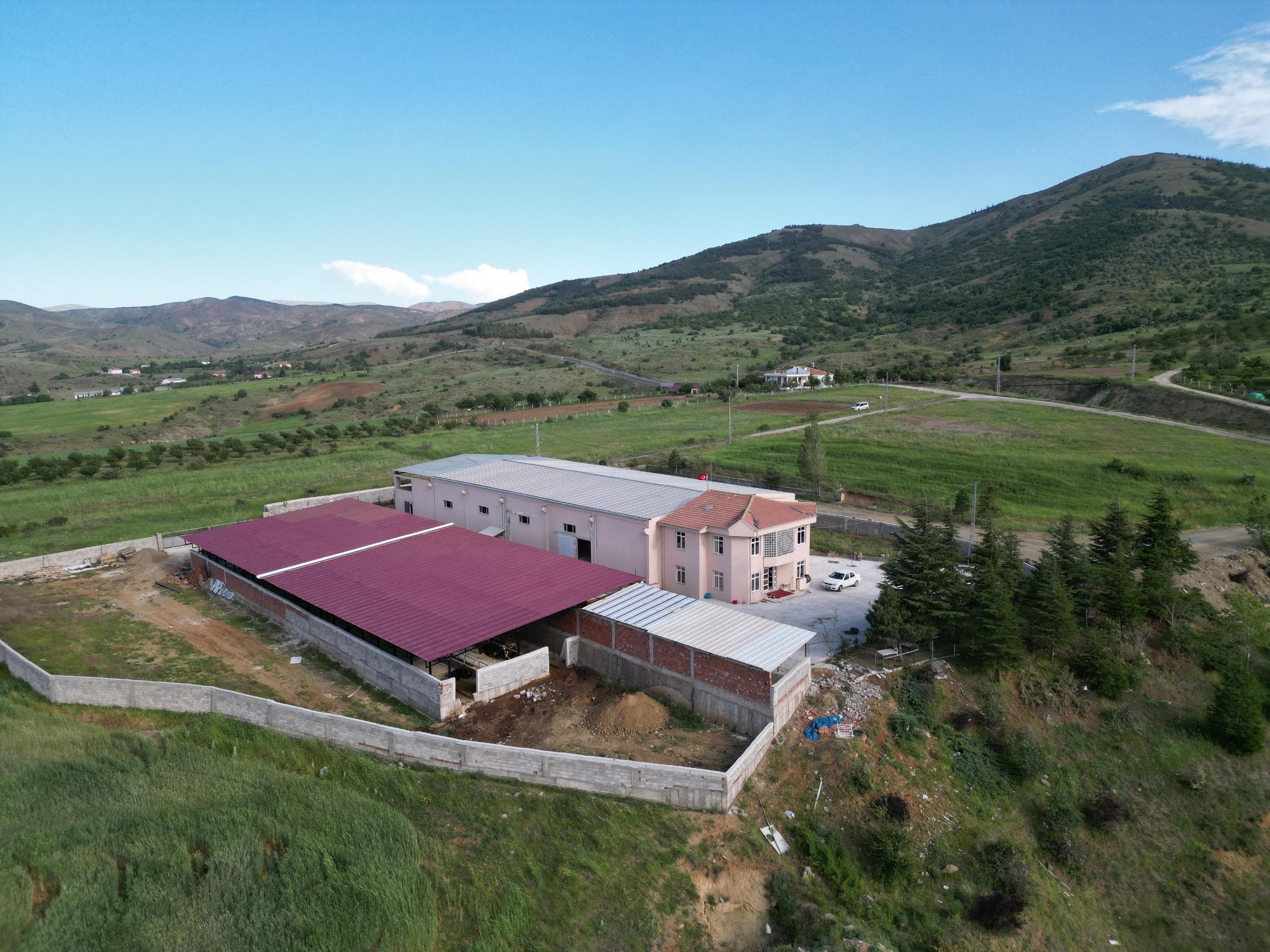 Temiz Adak Çiftliği - Bina